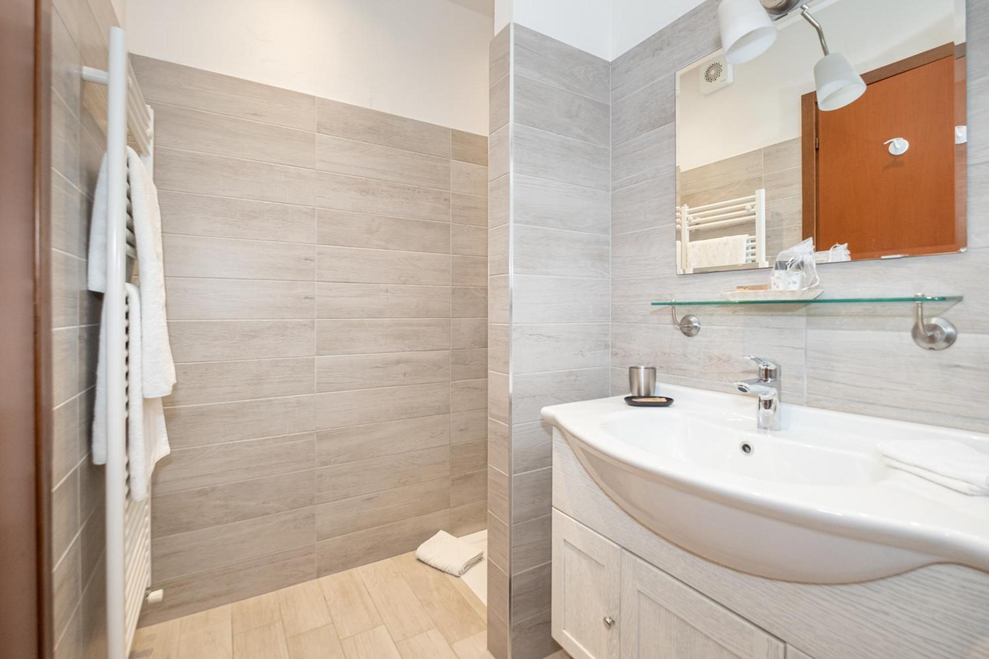 Bed and Breakfast Il Grifo Lenno Exterior foto